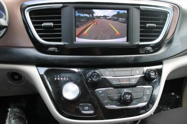 2024 Chrysler Voyager LX