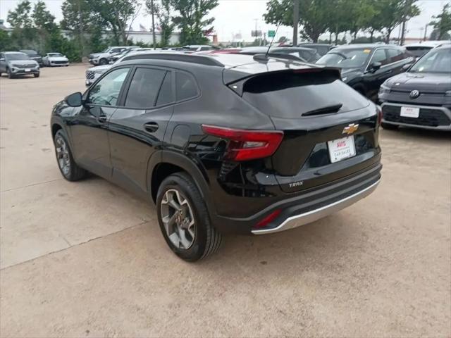 2025 Chevrolet Trax FWD LT