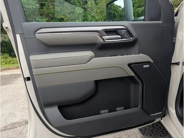 2026 Chevrolet Silverado 2500HD Crew Cab, Standard Bed, XR2, 4WD