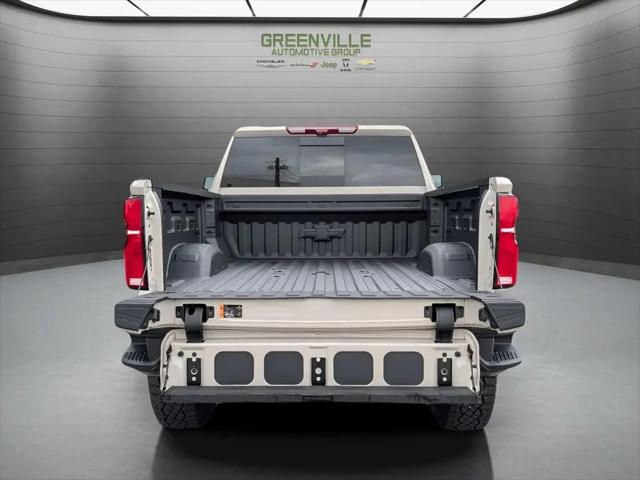 2026 Chevrolet Silverado 2500HD Crew Cab, Standard Bed, XR2, 4WD
