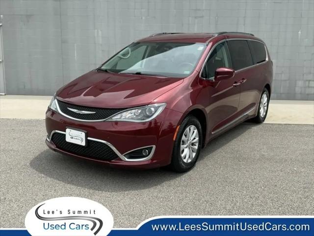 2017 Chrysler Pacifica Touring-L for sale in Lees Summit, MO