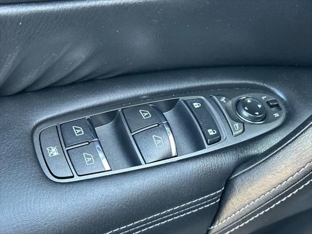 2016 INFINITI QX80 Standard