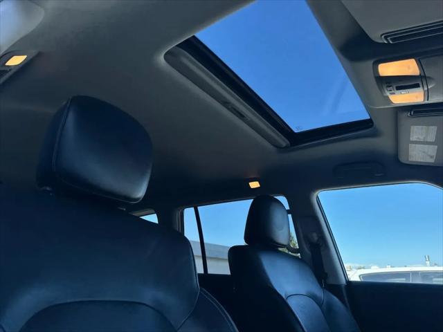 2016 INFINITI QX80 Standard