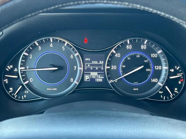2016 INFINITI QX80 Standard