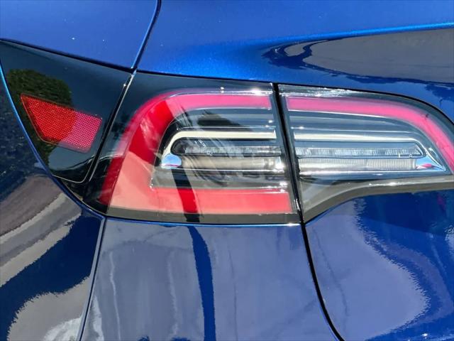 2022 Tesla Model 3 Rear-Wheel Drive
