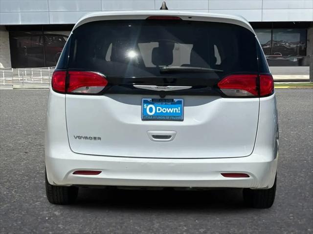 2023 Chrysler Voyager LX