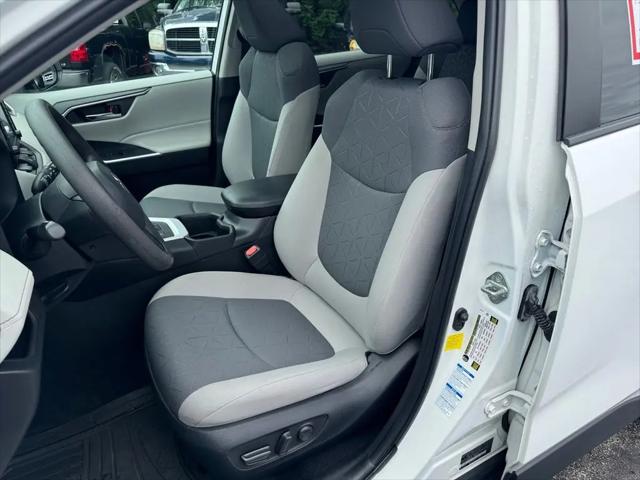 2022 Toyota RAV4 Hybrid XLE