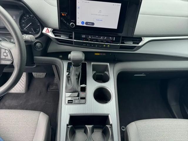 2025 Toyota Sienna LE