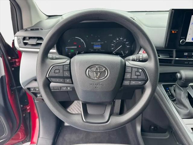 2025 Toyota Sienna LE