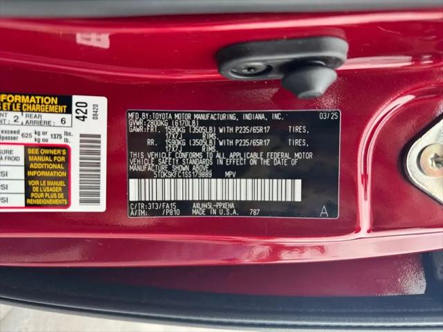 2025 Toyota Sienna LE