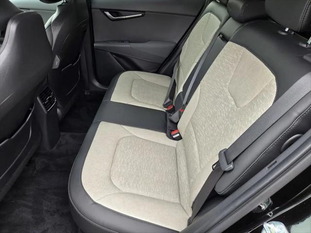 2023 Kia Niro SX