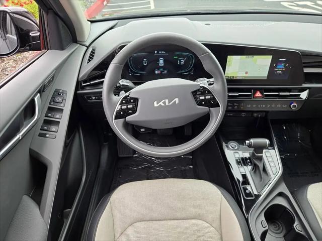2023 Kia Niro SX