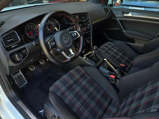 2018 Volkswagen Golf GTI 2.0T SE