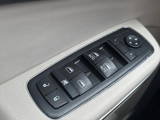 2016 Chrysler 300 Anniversary Edition