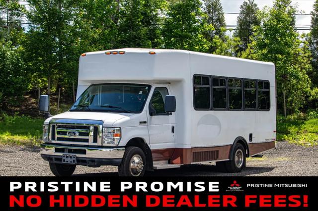 2014 Ford E-450 Cutaway E-450 for sale in Commack, NY