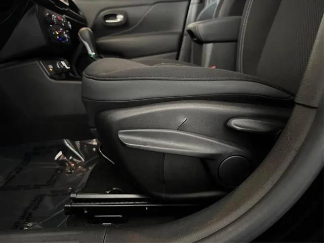 2023 Jeep Renegade Altitude 4x4
