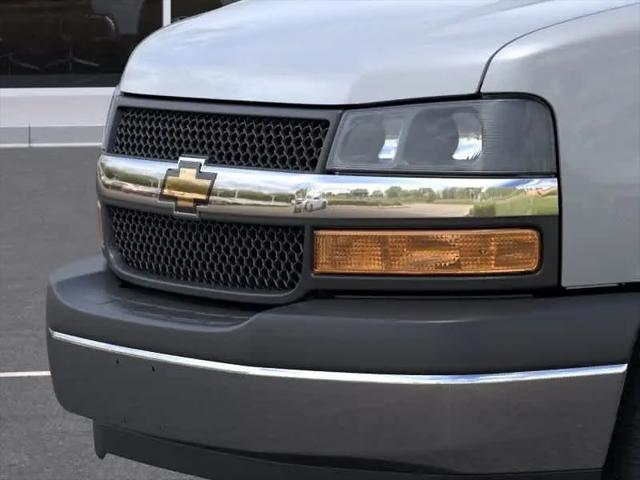 2026 Chevrolet Express Passenger 3500 Extended Wheelbase, LT, RWD