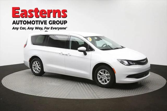 2023 Chrysler Voyager LX