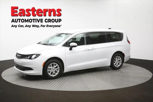 2023 Chrysler Voyager LX