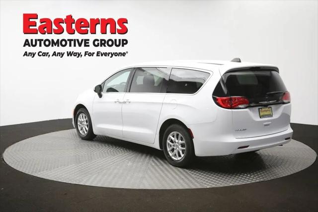 2023 Chrysler Voyager LX