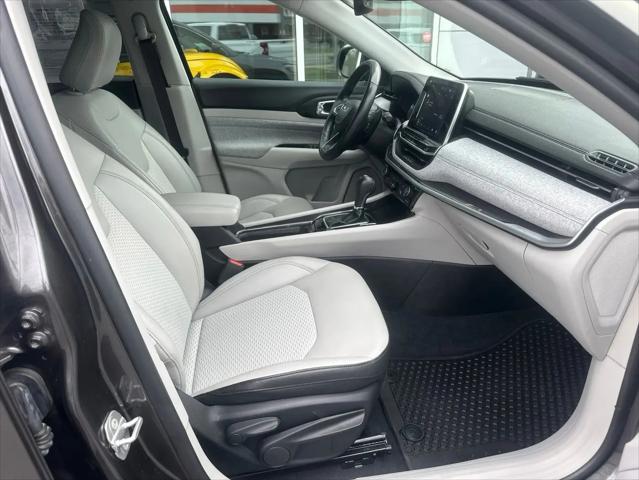 2022 Jeep Compass Latitude FWD