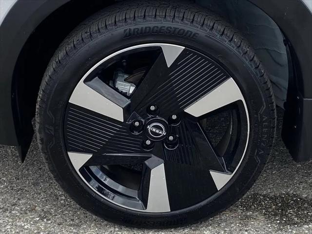 2025 Nissan Kicks SR FWD