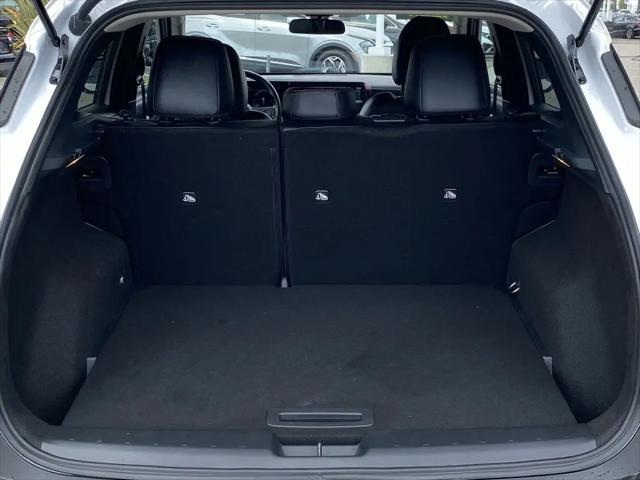 2025 Nissan Kicks SR FWD