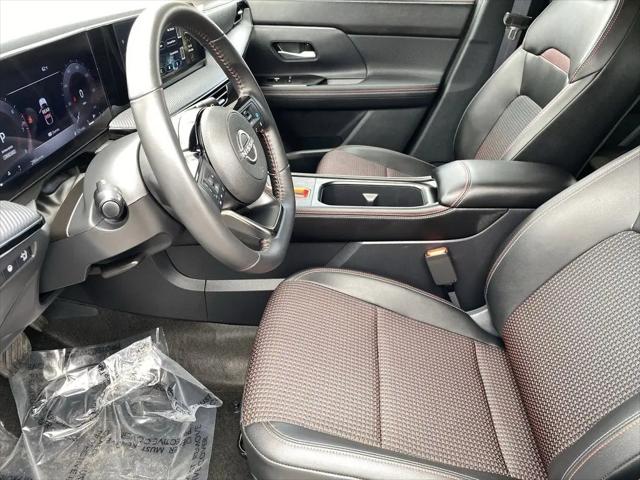 2025 Nissan Kicks SR FWD