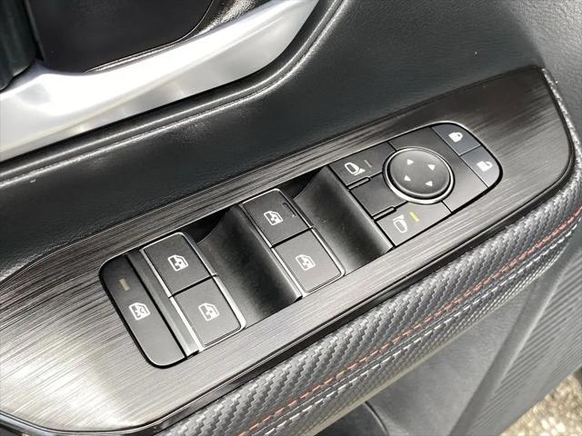 2025 Nissan Kicks SR FWD