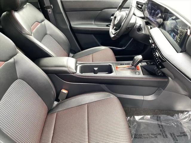 2025 Nissan Kicks SR FWD