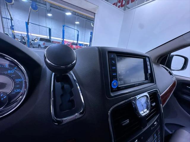 2015 Chrysler Town & Country Limited Platinum