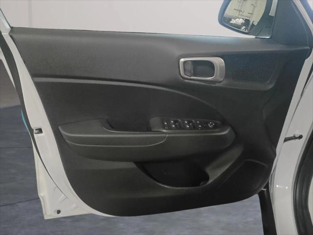 2025 Hyundai Venue SE