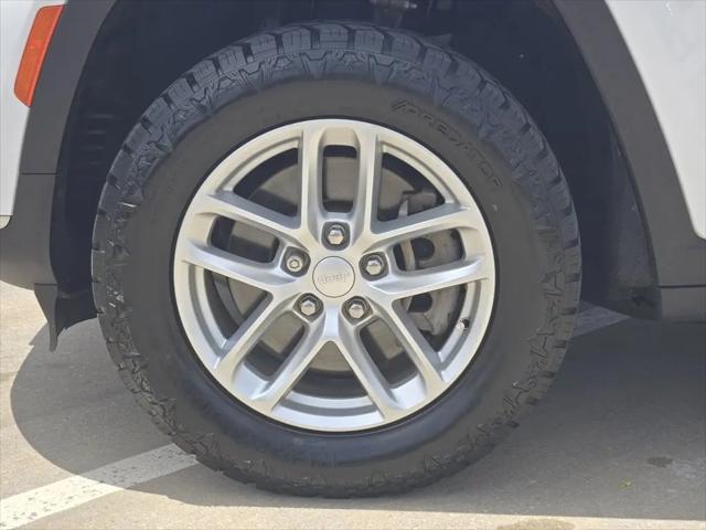 2023 Jeep Grand Cherokee L Laredo 4x4