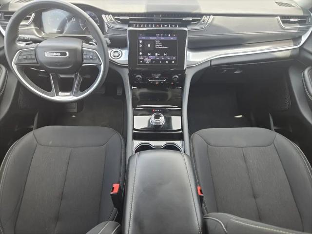 2023 Jeep Grand Cherokee L Laredo 4x4