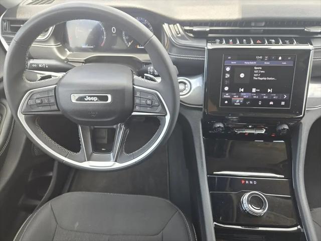 2023 Jeep Grand Cherokee L Laredo 4x4