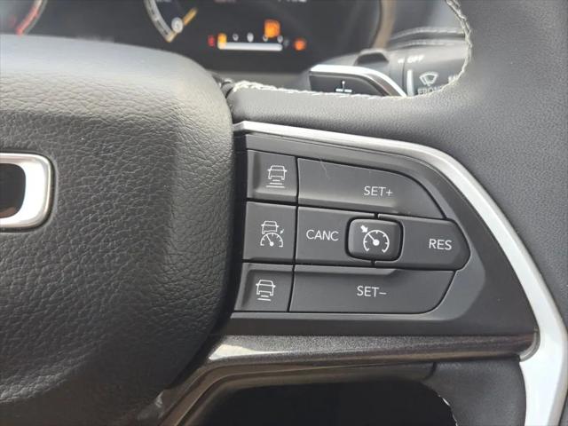 2023 Jeep Grand Cherokee L Laredo 4x4