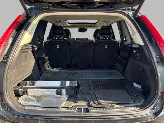 2021 Volvo XC90 T6 Momentum 7 Passenger