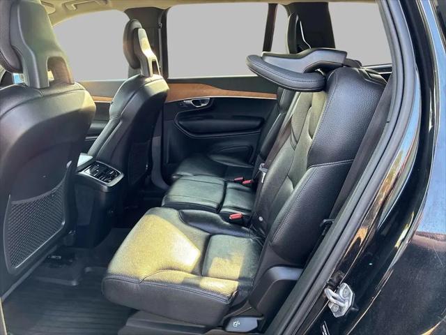 2021 Volvo XC90 T6 Momentum 7 Passenger