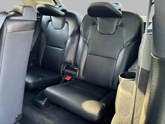 2021 Volvo XC90 T6 Momentum 7 Passenger