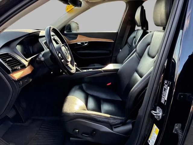 2021 Volvo XC90 T6 Momentum 7 Passenger