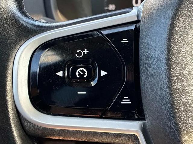 2021 Volvo XC90 T6 Momentum 7 Passenger