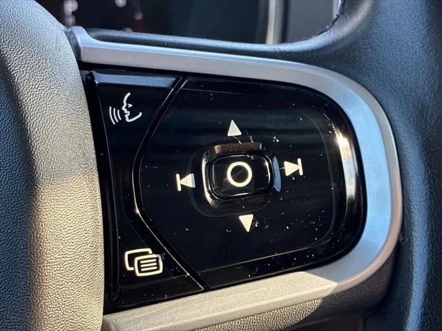 2021 Volvo XC90 T6 Momentum 7 Passenger