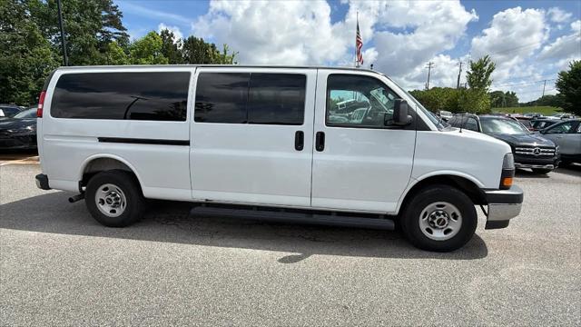 2025 GMC Savana Passenger RWD 3500 Extended Wheelbase LT