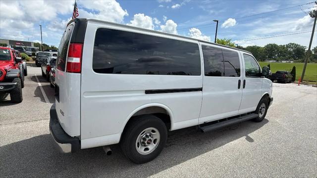 2025 GMC Savana Passenger RWD 3500 Extended Wheelbase LT