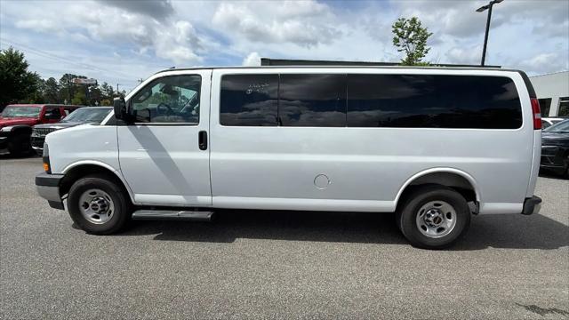2025 GMC Savana Passenger RWD 3500 Extended Wheelbase LT
