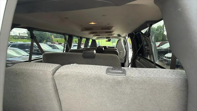 2025 GMC Savana Passenger RWD 3500 Extended Wheelbase LT