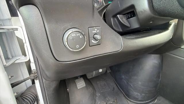 2025 GMC Savana Passenger RWD 3500 Extended Wheelbase LT