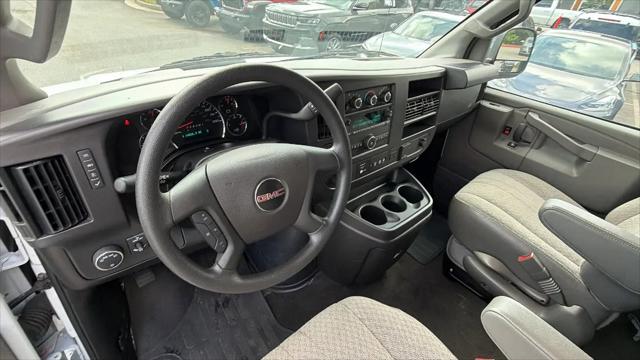 2025 GMC Savana Passenger RWD 3500 Extended Wheelbase LT