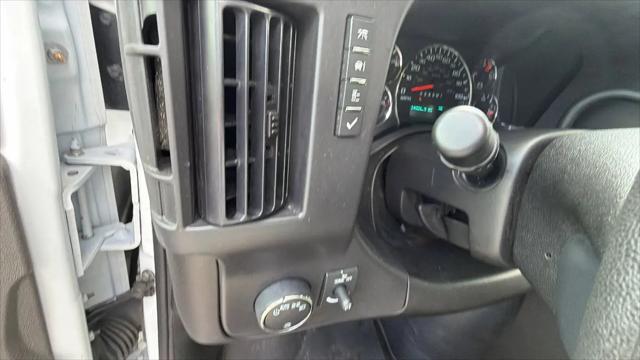 2025 GMC Savana Passenger RWD 3500 Extended Wheelbase LT