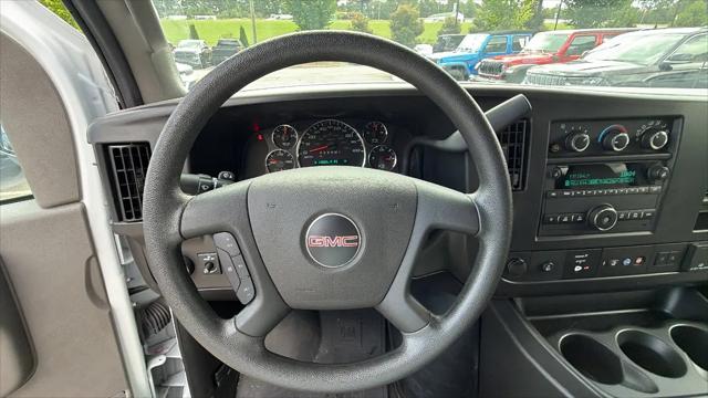 2025 GMC Savana Passenger RWD 3500 Extended Wheelbase LT